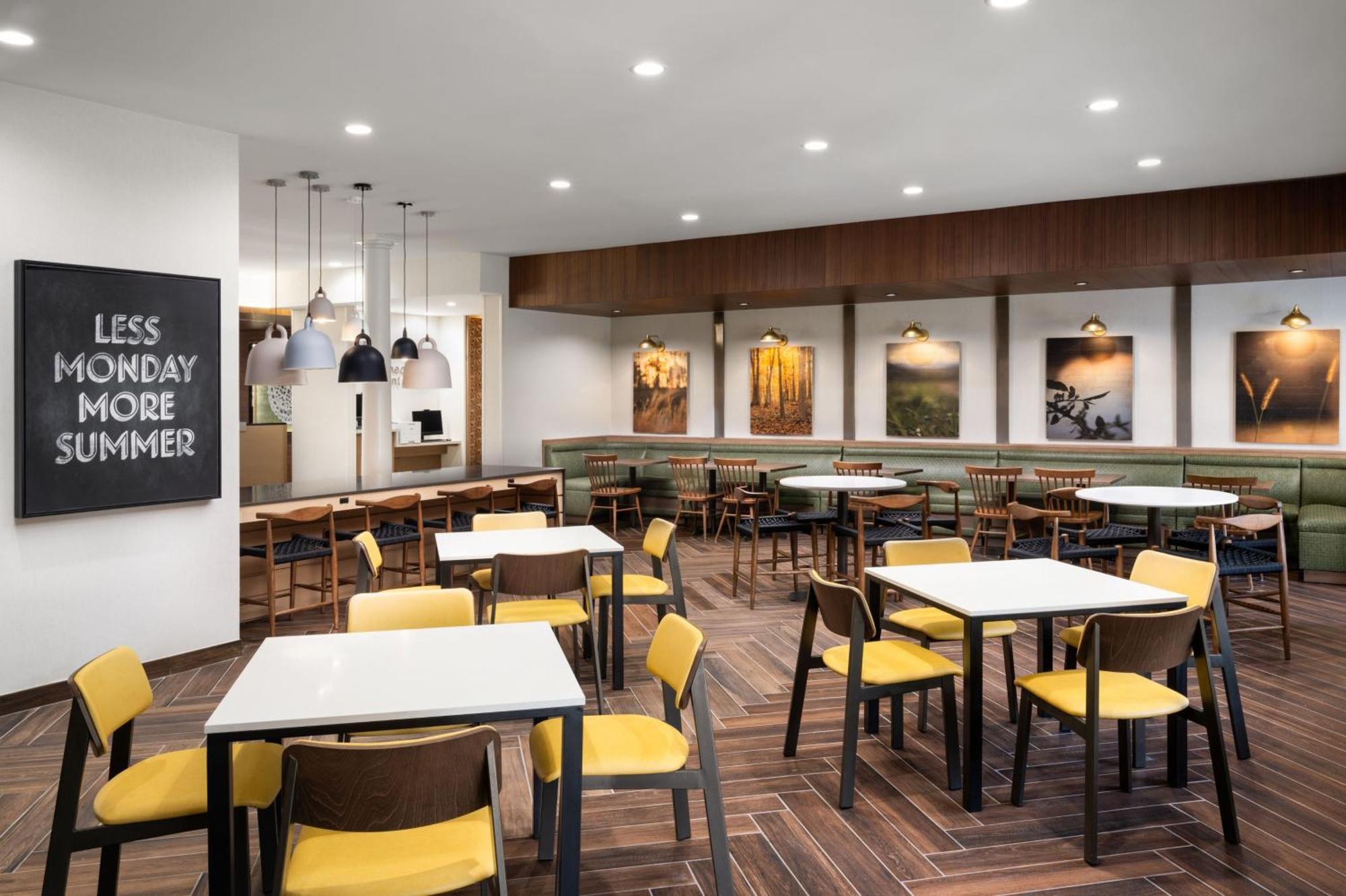 Fairfield By Marriott Inn & Suites ווייקרוס מראה חיצוני תמונה