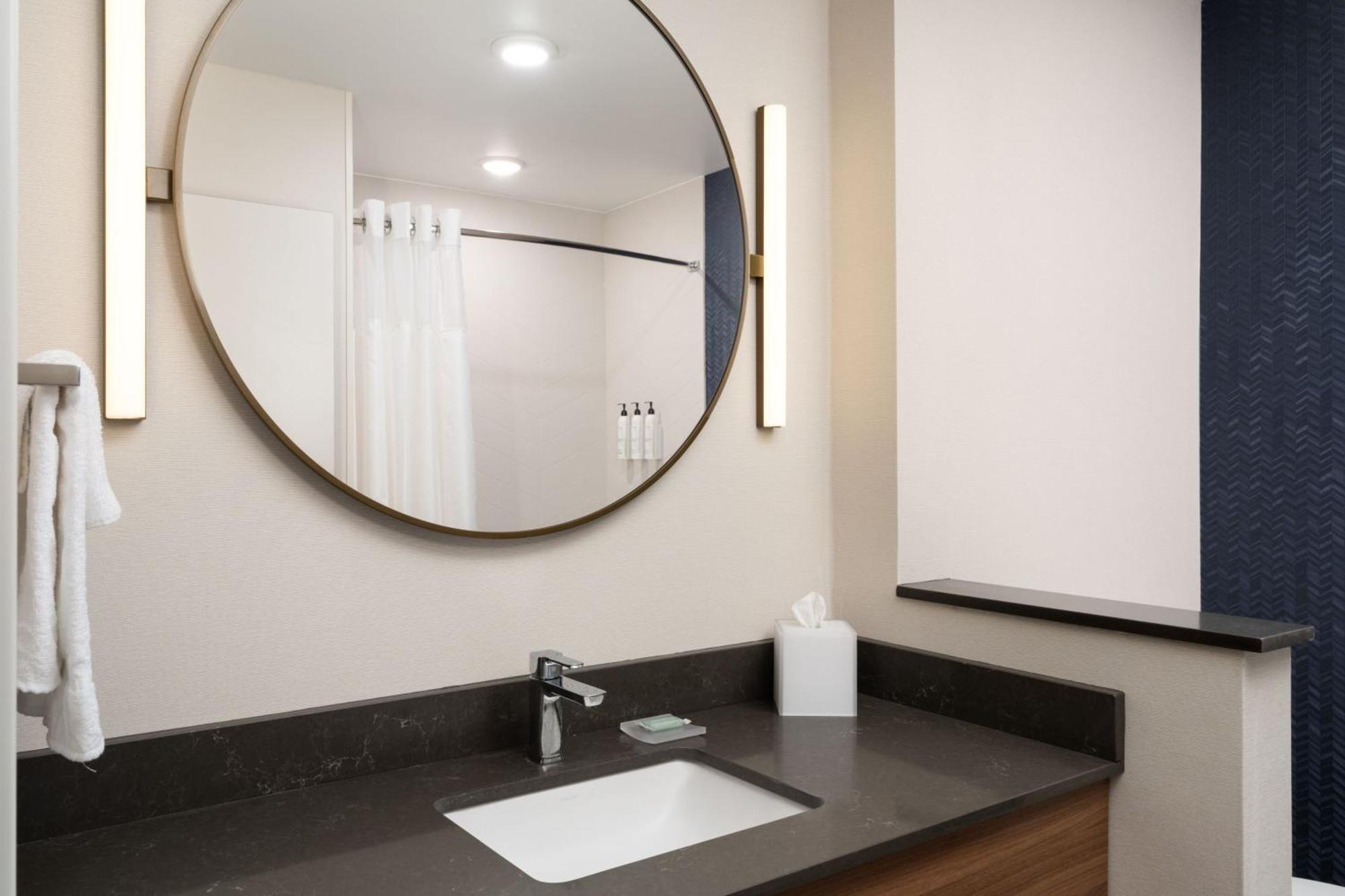 Fairfield By Marriott Inn & Suites ווייקרוס מראה חיצוני תמונה