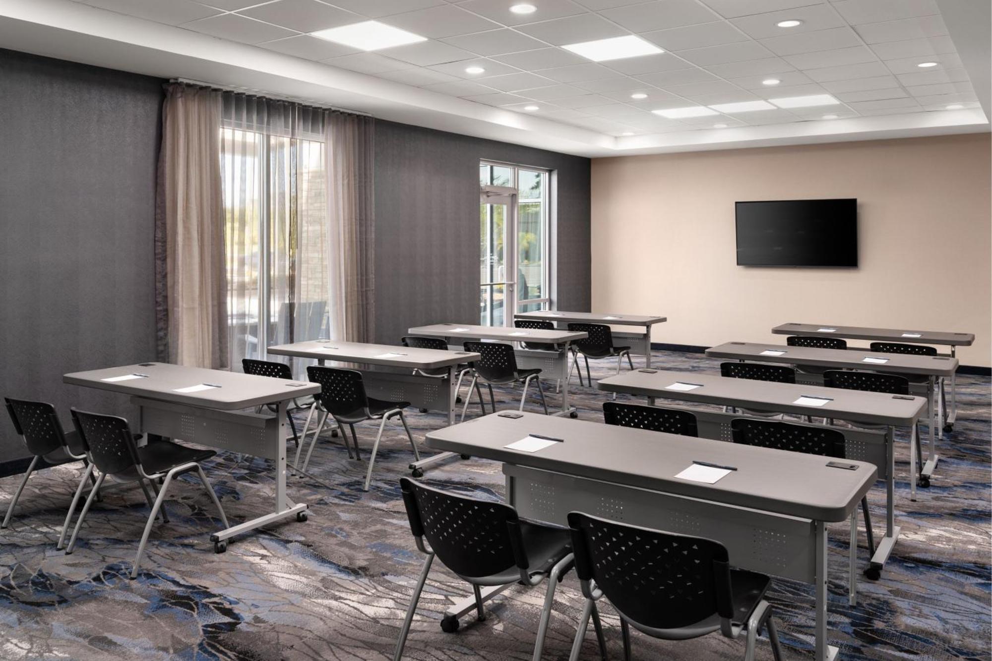 Fairfield By Marriott Inn & Suites ווייקרוס מראה חיצוני תמונה