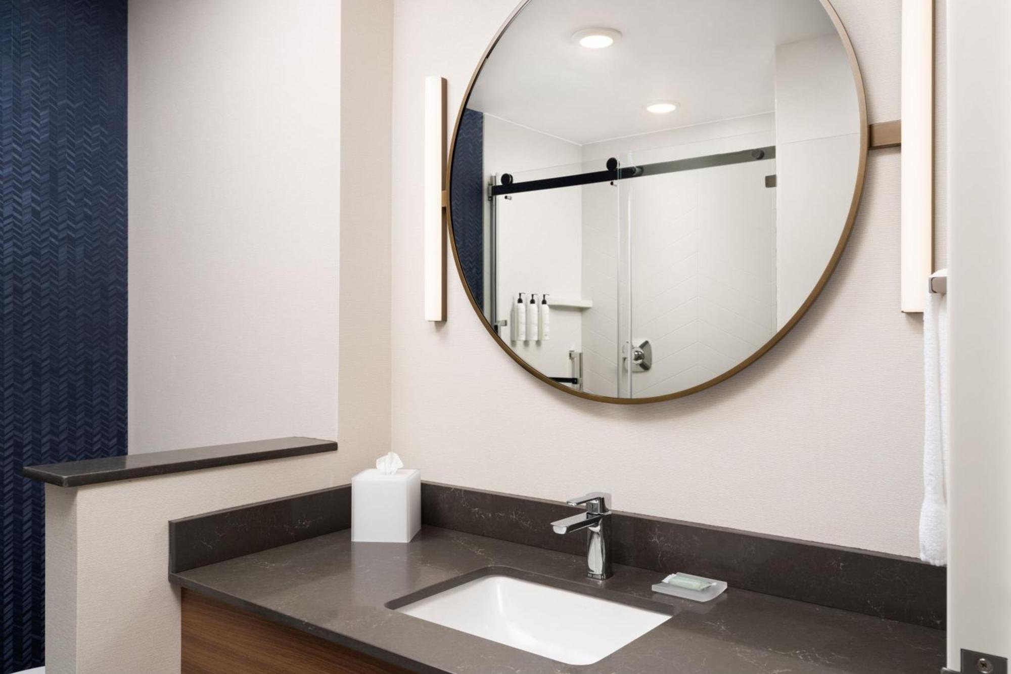 Fairfield By Marriott Inn & Suites ווייקרוס מראה חיצוני תמונה