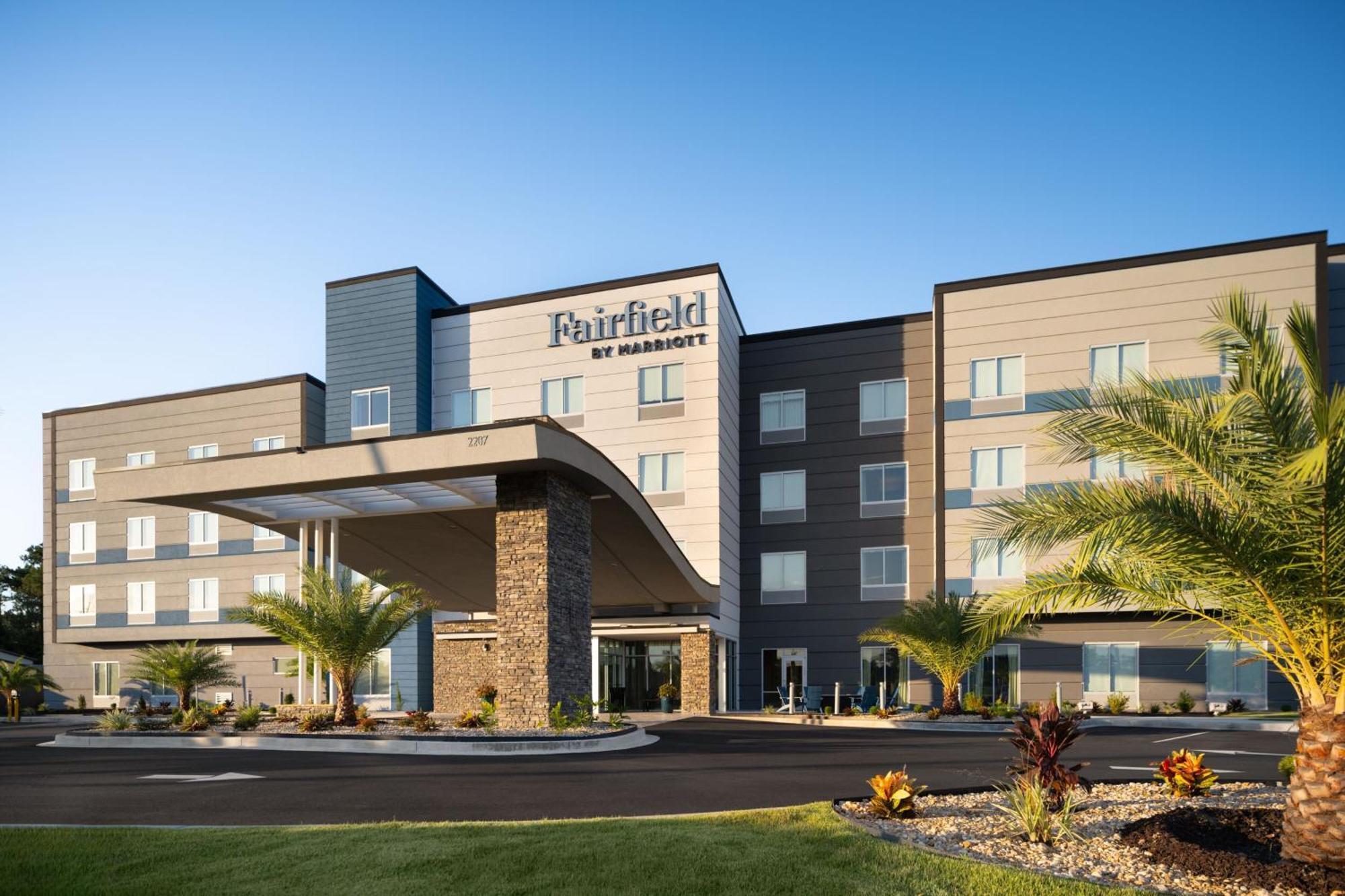 Fairfield By Marriott Inn & Suites ווייקרוס מראה חיצוני תמונה
